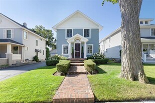691 Wallace St in Birmingham, MI - Building Photo