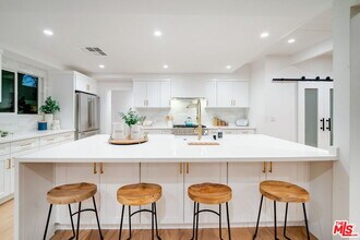 6044 Atoll Ave in Los Angeles, CA - Building Photo - Building Photo