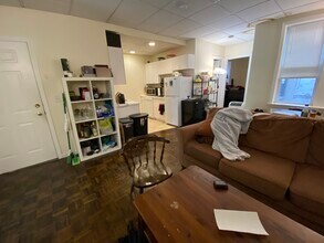 10 Grove St, Unit 1 in Boston, MA - Building Photo - Building Photo