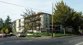 Woodside Manor in Eugene, OR - Building Photo