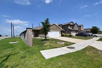 2446 Heritage Ct in Missouri City, TX - Building Photo - Building Photo