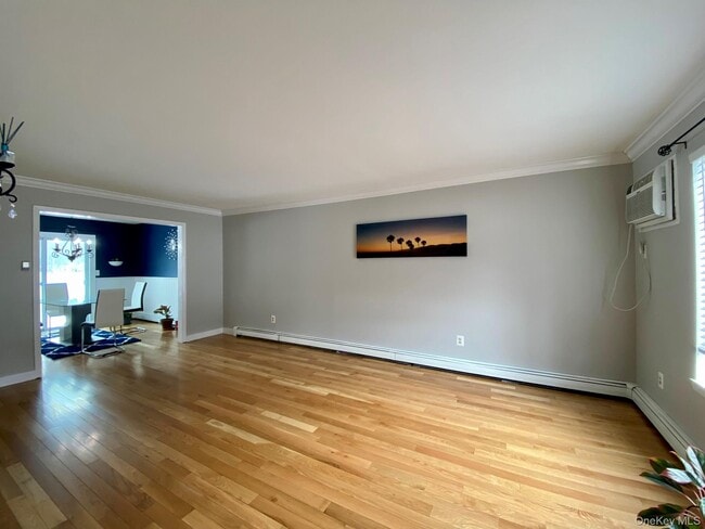 404 Mountain Laurel Dr in Monroe, NY - Building Photo - Building Photo