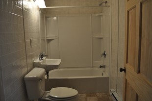 1407 Burrel Ave SE Apartments