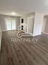 117-119-119 Lakeview Dr in Nicholasville, KY - Foto de edificio - Building Photo