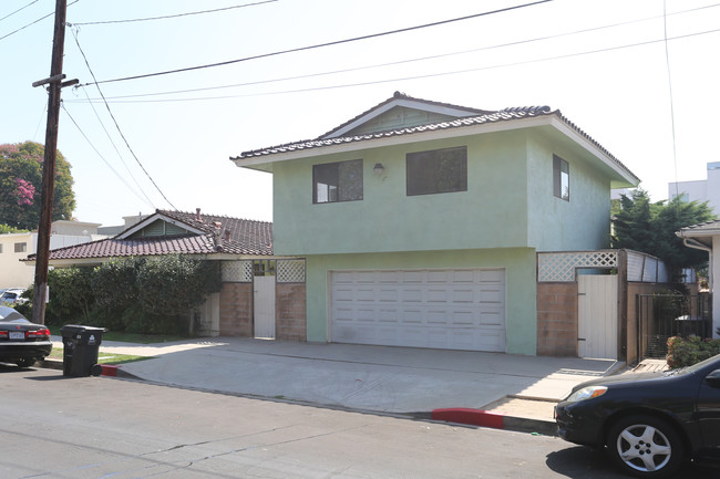 1903 Corinth Ave in Los Angeles, CA - Building Photo - Building Photo