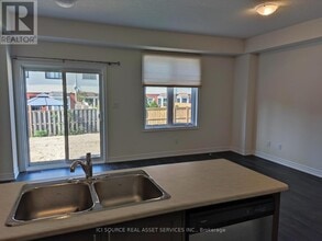 23 Genoa Dr in Hamilton, ON - Building Photo - Building Photo