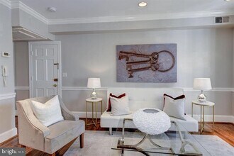 3239 N St NW in Washington, DC - Building Photo - Building Photo