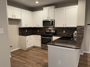 8518 Cahill Dr in Austin, TX - Building Photo - Building Photo