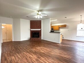 5435 Dove Dr in Dallas, TX - Building Photo - Building Photo