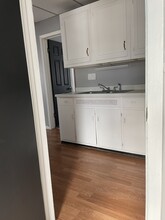 906 West Ave, Unit Apt 3 in Medina, NY - Building Photo - Building Photo