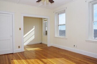 131 Park Dr in Boston, MA - Building Photo - Building Photo