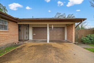 7702 Rockhill St in Houston, TX - Building Photo - Building Photo