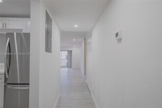 2830 Riverside Dr in Coral Springs, FL - Building Photo - Building Photo