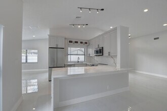 20995 Country Creek Dr in Boca Raton, FL - Building Photo - Building Photo