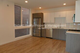 1121 E Howell St in Seattle, WA - Building Photo - Building Photo