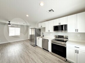 2153 W Morten Ave in Phoenix, AZ - Building Photo - Building Photo
