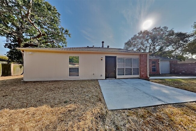 property at 2007 Barronett Bend