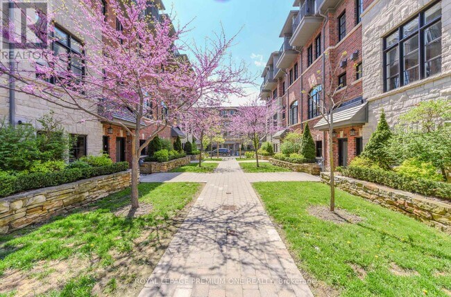 31 Salvador Allende Ct in Toronto, ON - Building Photo - Building Photo