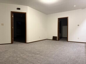 1324 Bluff Ave in Sheboygan, WI - Building Photo - Building Photo