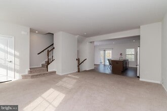 6 Sparrow Cir in Washington Township, NJ - Building Photo - Building Photo