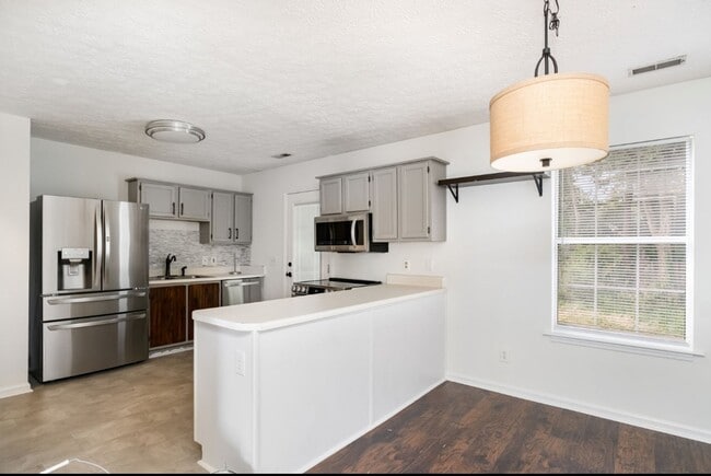 property at 120 Minnette Ct