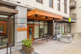 Gray's Landing in Portland, OR - Foto de edificio - Building Photo
