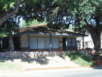 103-111 N Morton Blvd in Modesto, CA - Foto de edificio - Building Photo