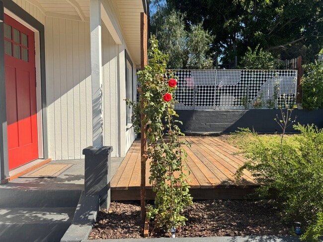 1819 N Alvarado St in Los Angeles, CA - Building Photo - Building Photo