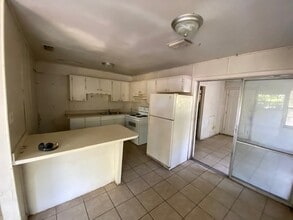 604 Evans St in Wildwood, FL - Foto de edificio - Building Photo