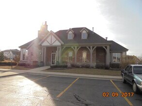 890 June Terrace in Lake Zurich, IL - Building Photo - Building Photo