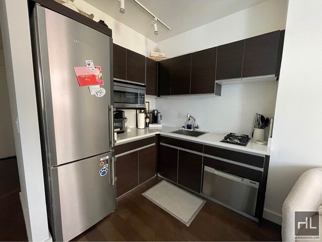 116 John St-Unit -3306 in New York, NY - Building Photo - Building Photo