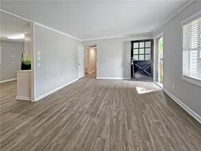 8438 Stonewall Jackson Dr in Jonesboro, GA - Building Photo - Building Photo