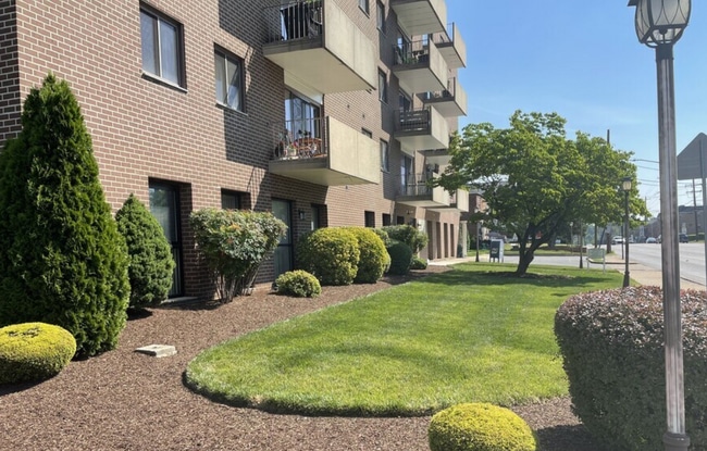 33 W Chester Pike, Unit B-10