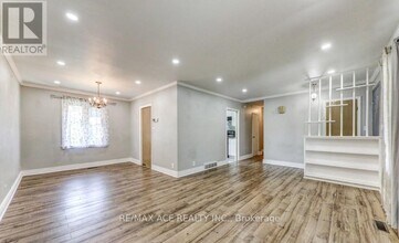 482 Nipigon St in Oshawa, ON - Building Photo - Building Photo