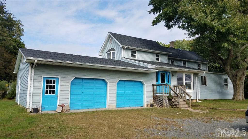 648 Ridge Rd in Monmouth Junction, NJ - Building Photo