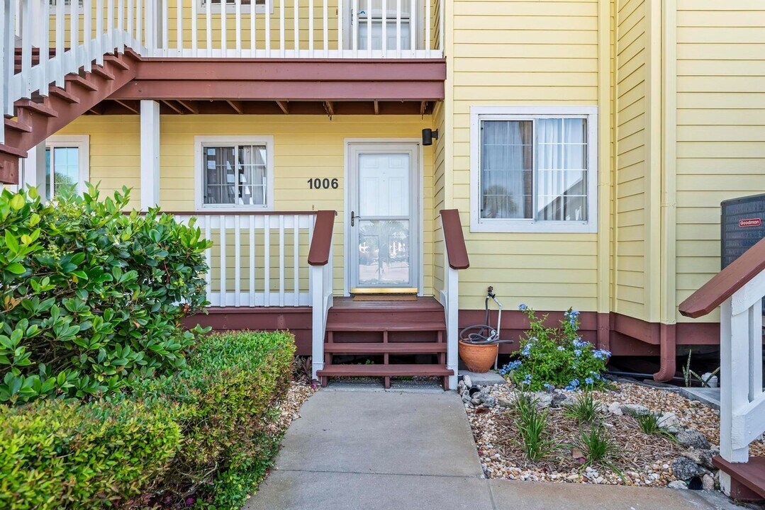 1006 Ocean Marina Dr in Flagler Beach, FL - Building Photo
