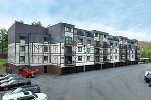 Suntaug Estates Condominiums in Saugus, MA - Building Photo