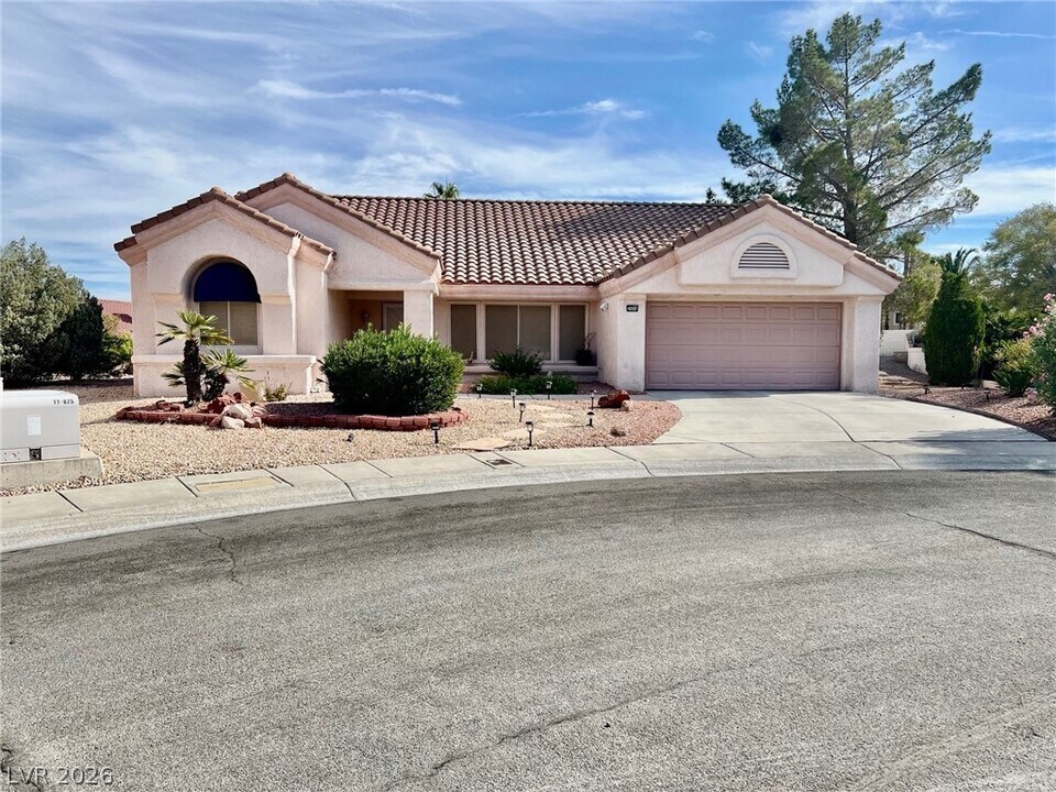 2404 Floyd Ct in Las Vegas, NV - Building Photo