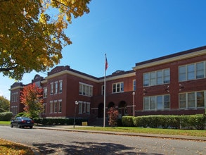 Penn Warren in Clarksville, TN - Foto de edificio - Building Photo