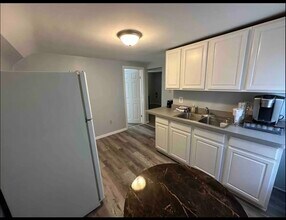 2340 Electric St in Wyandotte, MI - Building Photo - Building Photo