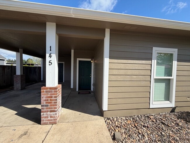 145 SE Mayberry Ave in Corvallis, OR - Building Photo - Building Photo