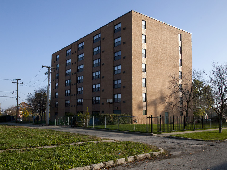 Rose Haven Manor in Chicago, IL - Building Photo