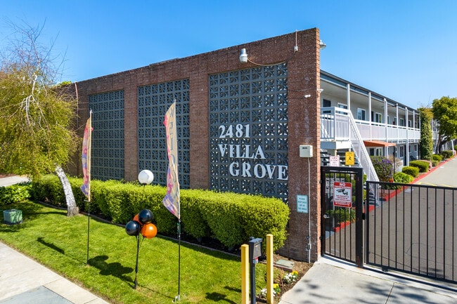 Villa Grove Apartments