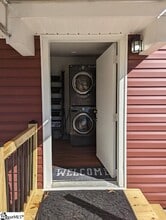 720 S Howard Ave in Landrum, SC - Building Photo - Building Photo