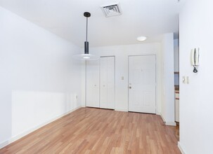 90 Quincy Shore Dr in Quincy, MA - Building Photo - Building Photo