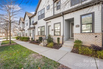 6319 Southgrove St in Charlotte, NC - Building Photo - Building Photo