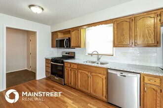 1639 SE Boone Trail in Lee's Summit, MO - Building Photo - Building Photo