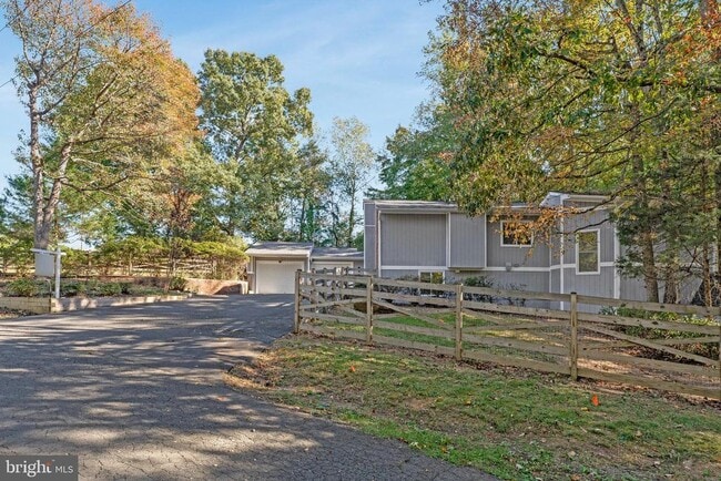 property at 8115 King Arthurs Ct