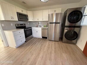 11 Oriole Cir in Ormond Beach, FL - Building Photo - Building Photo