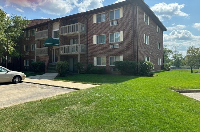 property at 900 N Lakeside Dr